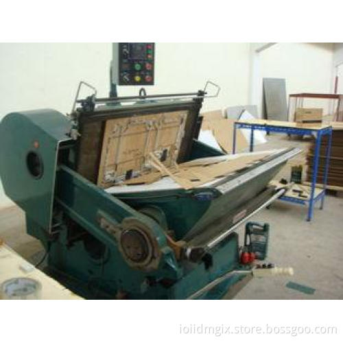 5.5 / 7.5kw Manual Flat Creasing And Die-cutting Carton Mac